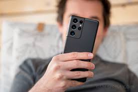 ▶ if you want to know more about our host will, check out his video episode in our meet 6:02 triple camera specs 6:19 main camera daylight photos image quality (compared to galaxy s20) 8:18 low light photos image quality 9 galaxy s21 compared to s21 ultra. Samsung Galaxy S21 S21 Ultra Hands On Review Galaxy S21 Ultra Design And Handling Hardware