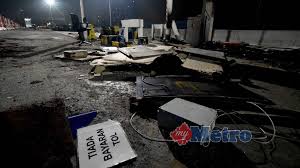 Komuniti batu 3 shah alam exit 602 persimpangan ebor kalau anda daripada johor melaka atau negeri sembilan melalui lebuhraya elite menghala. Mula Roboh Plaza Tol Batu Tiga Metrotv