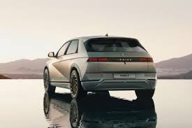 This £36,995 electric car will come with two battery and motor options, and up to 300 miles of range. Hyundai Ioniq 5 2021 55 900 For The Electric Suv At Launch Byri