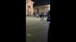 Sparatoria nella notte tra giovedì e venerdì alle colonne di san lorenzo, nel cuore della movida. Sparatoria Alle Colonne Di San Lorenzo Carabinieri Intervengono Per Una Rapina Rivolta Degli Ubriachi Post Coprifuoco Prima La Martesana