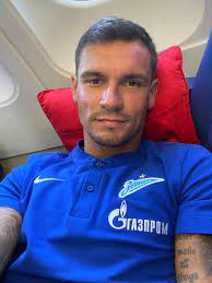Suspended against epinal, the croatian defender made his return against troyes. Dejan Lovren Facebook