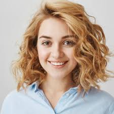 The wonderful Megan Spellman, director of brand experience at Intuit  Mailchimp, joined a group coaching call with 3 exceptional marketers as we  worked through 1 signature story each.