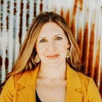 Anna Horning's Instagram, Twitter & Facebook