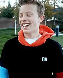 Ashton Paxton's Instagram, Twitter & Facebook