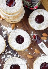 Traditional austrian cookie recipes : Traditional Raspberry Linzer Cookies Christmas Cookies