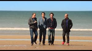 Alex, antoine, jeff si manu, patru amici in egala masura pe picioarele lor si imaturi, sunt la o cotitura. Le Coeur Des Hommes 3 Teaser Plage Hd Youtube