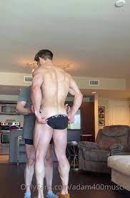 Naked male muscle: Aesthetic bodybuilder muscle… ThisVid.com