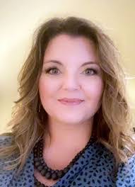 Holly Halloran's Instagram, Twitter & Facebook