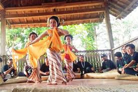 ٧ جمادى الآخرة ١٤٤٠ هـ. Tari Gambyong Cilik Tampil Memukau Di Omah Bucu Cethik Geni Bloranews