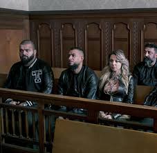 But after a raid, toni has to react to secure the clan's business base. Die Frauen Der Arabischen Clans In Der Serie 4 Blocks Welt