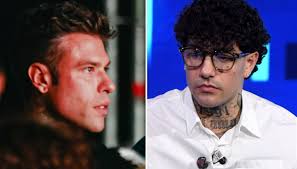 Fedez asfalta Tony Effe: "Scrivevi a mia moglie". Coinvolte Taylor Mega e  Chiara Biasi