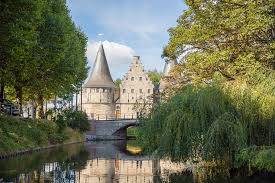 Diese belgien sehenswürdigkeiten sollten sie auf jeden fall besuchen als eine der wichtigsten belgien sehenswürdigkeiten und wahrzeichen der stadt mons wurde der glockenturm errichtet, nachdem sein vorgänger, der uhrenturm, wegen baufälligkeit eingestürzt war. 12 Schonste Sehenswurdigkeiten In Belgien Urlaubsguru
