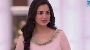 Shraddha Arya Celebrity Style In Kundali Bhagya Episode 16 2017 From Episode 16 Charmboard Get anarkali's in various fabrics like chiffon, silk, georgette moreover, they feel comfortable in this dress. anarkali