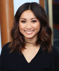 There S A Lot Of Evidence That Macaulay Culkin Brenda Song Are Dating Brenda Song Medium Hair Styles Medium Short Hair