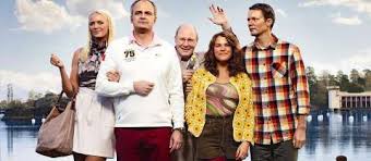 Glücklicherweise lernt allan den gelegenheitsdieb julius (iwar wiklander), den langzeitstudenten benny (david wiberg) und die tierschützerin gunilla … Mia Skaringer Kino Zeit