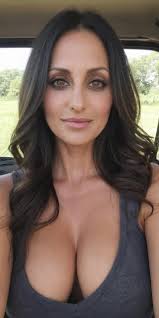 I'm single looking for a partner ❤️❤️ I know that I am already an older  woman, and that I may not be as attractive as before, but if someone wants  to meet