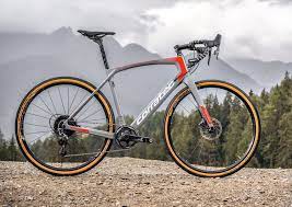 Mit Der Neuen Allroad Modelreihe Baut Corratec Seinen Gravelbereich Aus Die Oberbayern Prasentieren Fur 2019 Vier Rader Zwischen 999 Und Rad Rennrad Rennrader