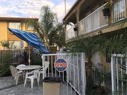 Property location with a stay at hollywood city inn, you'll be centrally located in los angeles, convenient to hollywood palladium and hollywood walk of fame. Hollywood City Inn Bild Von Hollywood City Inn Los Angeles Tripadvisor