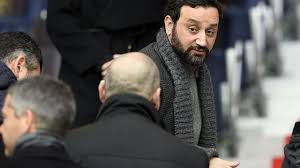 Je me suis posé la question à hanouna triomphe quotidiennement à la télévision et distille aussi en permanence ses flatulences sur. Veronique Du Refuge Un Jeune Homme Piege Par Hanouna A Ete Mis A La Rue L Express