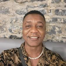 Soltero y buscando😩🌈