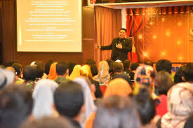 Bbb 2018 minggu 5 achey dan ismail izzani. Sang Bintang Home Facebook