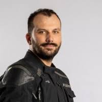 Cristian predoi a urmat cursurile la universitatea din bucurești, unde a urmat specializarea în jurnalism și științele comunicării, iar în ultimii ani a fost cunoscut ca un mare pasionat de motociclete. 100 Predoi Profiles Linkedin