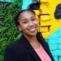 Beth Wiggins's Instagram, Twitter & Facebook