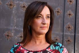 Ángela Labordeta publica "Equilibrista", un homenaje a Kathleen López,  pionera en gestión teatral