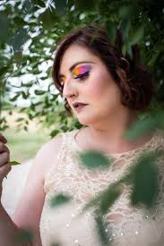 Introduction of a Canadian pet groomer with diverse interests