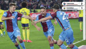 Ligde zirve yarışı devam ederken maç özetleri ise bein sports ekranlarından izleniyor. Trabzonspor 2 1 Fenerbahce Bein Sports Mac Ozeti Ve Golleri Izle