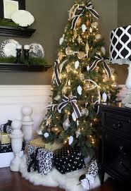 The Yellow Cape Cod My 2016 Tastemakers Christmas Tree And A Giveaway