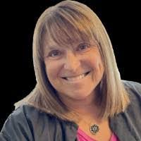 Sandra Shields's Instagram, Twitter & Facebook