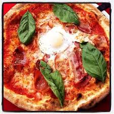 Pizza At Ferro Bar Cafe Toronto On Pizza Delicious Pizza Smoked Bacon Food