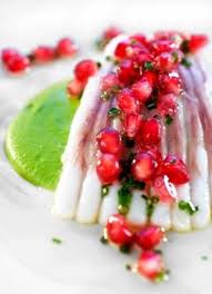 Aile De Raie Au Four Creme De Brocoli Et Vinaigrette A La Grenade En 2020 Idee Recette Aliments Sales Recette Gastronomique