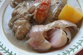Daripada penasaran, yuk kita buat dengan resep ini! Ayam Masak Kurma Yang Sedap Azie Kitchen