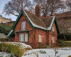 The Gardener S Cottage In West Princes Street Gardens Edinburgh Scotland Cottage House Plans Small Cottages Scottish Castles