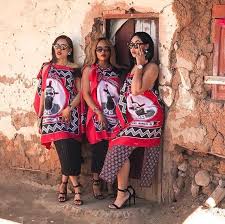 Anteriormente kingdom of swaziland), es un pequeño estado soberano sin salida al mar situado en áfrica austral o del sur. Yt Kalogo Mojalefa On Twitter Swazi Ladies Are Slay Queens And Ba Slaya Nge Traditional Attire Yabo Wow