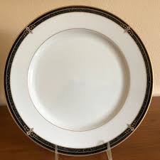 Black And Gold Dinner Plates Whitfield By Wedgwood Dinner Plate Embassy Collection Black Gold Trim Wedgwood Wedgwood Plates Dinner Plates