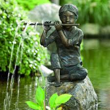 Rottenecker Bronzefigur Soren Mit Querflote Als Wasserspeier Kunsthandel Lohmann De Gartenstatue Geheimer Garten Wasserspiel Garten