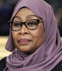 Nhasi ndokutanga kuona President vasina kupfeka sutu. I love this dressing  without taki in!!