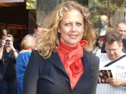 Barbara schöneberger wurde 1974 in münchen geboren. Speed Dating Im Theater Am Kurfurstendamm Mit Der Kling Familie Barbara