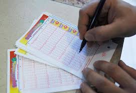 Ecco tutti i numeri vincenti estratti oggi. Superenalotto E Lotto Di Oggi 19 Marzo Diretta Verifica Vincite