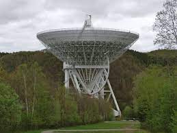 The effelsberg radio telescope belongs to the max planck institute for radio astronomy in bonn. Das Weltraumohr In Der Eifel Vdi Nachrichten