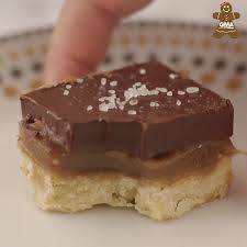 Jamie Oliver S Billionaire Shortbread Cookie Recipe Video Video Christmas Baking Cookie Recipes Delicious Desserts