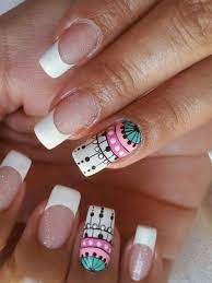 Actualmente existen diferentes maneras de decorar las uñas,uñas de gel,uñas de porcelana o acrílicas,uñas naturales,en los dos primeros casos,los productos que se utilizan no son adecuados para la salud de tus uñas, yo personalmente no soy partidaria de su uso. Pin On Unas 1