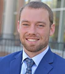 Lindsey Sampson's Instagram, Twitter & Facebook