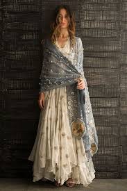 25 Naf 76 In 2020 Fashion Fashion Dresses Designer Dresses