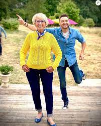 Ce 14 octobre dans le meilleur pâtissier, cyril lignac et mercotte ont dû intervenir pour calmer florian, un candidat qui s'est laissé dépasser par ses émotions face à la réalisation d'une tarte normande. Cyril Lignac Et Mercotte De Retour Sur Le Tournage Du Meilleur Patissier Pour La Saison 9 Le 30 Juin 2020 Purepeople