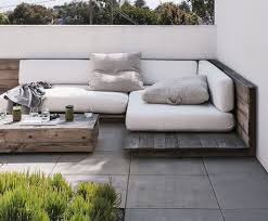 Trending On Gardenista The New Outdoor Room Terrasse Lounge Sitzecke Und Wohnen Im Freien