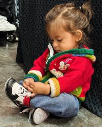 El amor real no genera deuda De ser así los traficantes de emociones Serias  millonarios. AlejoL… . #sam #vida